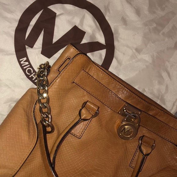 Michael Kors Handbags - Michael Kors lock bag